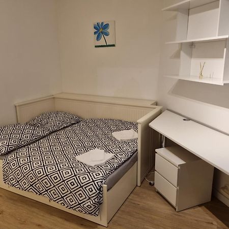 Family Apartman V Centre Mesta Bratislavaアパートメント エクステリア 写真