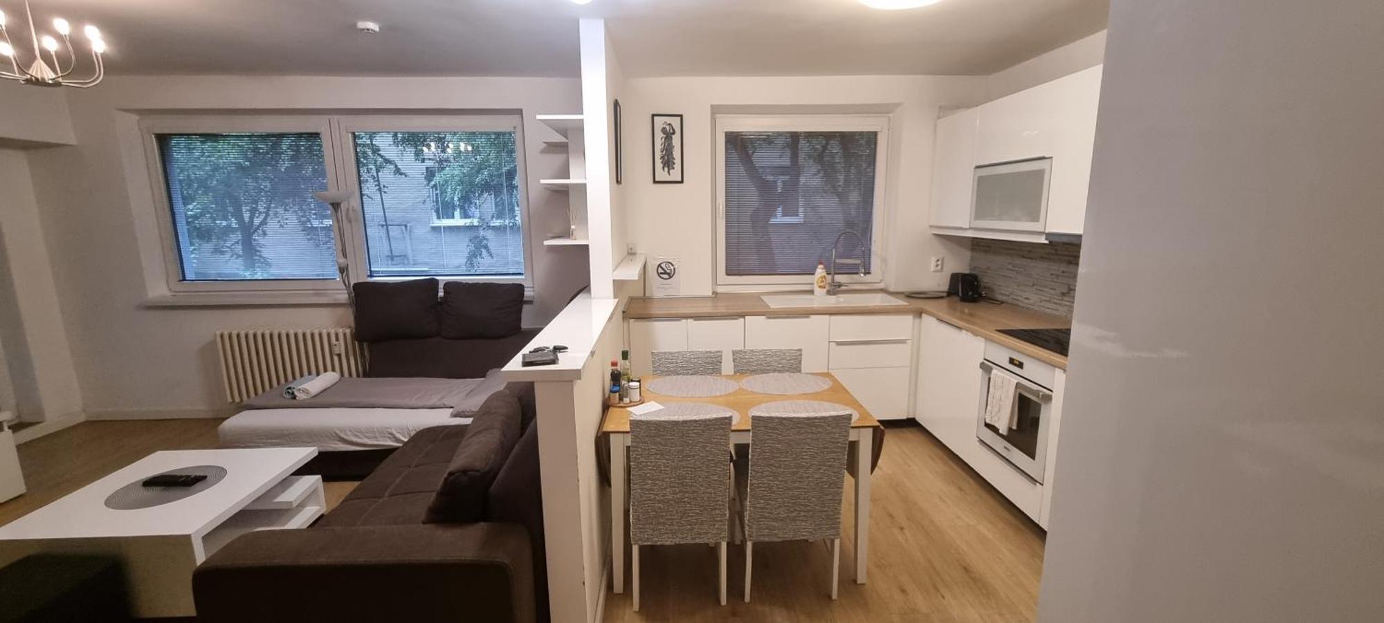 Family Apartman V Centre Mesta Bratislavaアパートメント エクステリア 写真